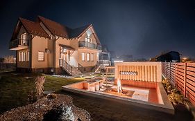 Roots Villa Sequoia